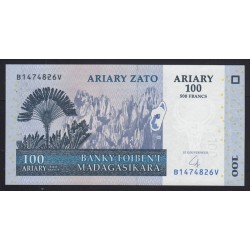 100 ariary 2004